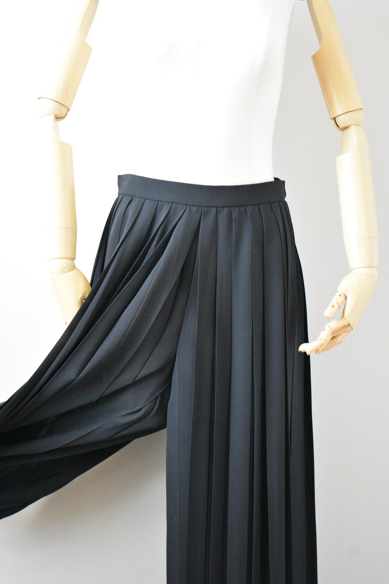 Vintage black trousers High waisted ladies pleated trousers black - wi –  Pretty Vintage Boutique
